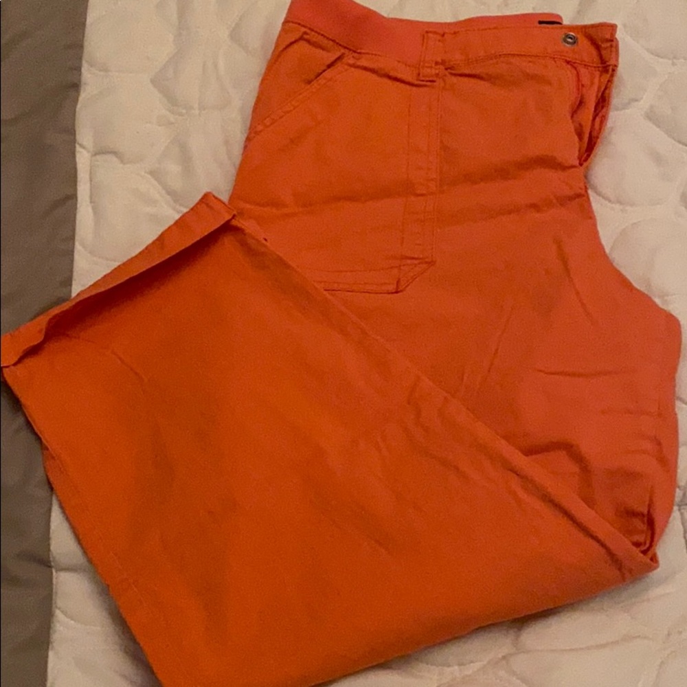 Women’s cropped pants